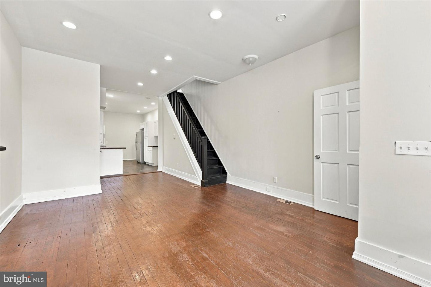 1627 W Thompson St Property Photo 7