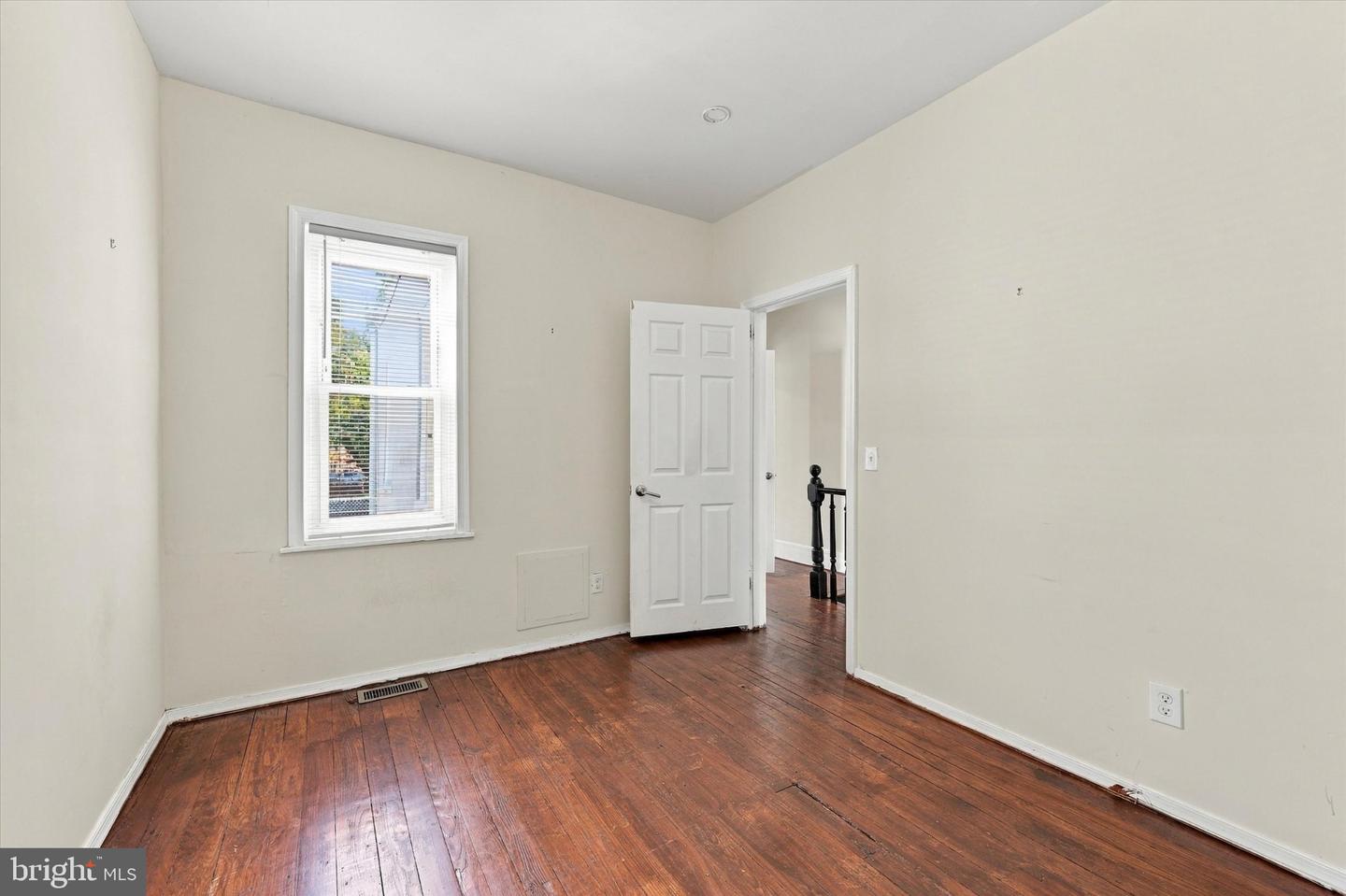 1627 W Thompson St Property Photo 23