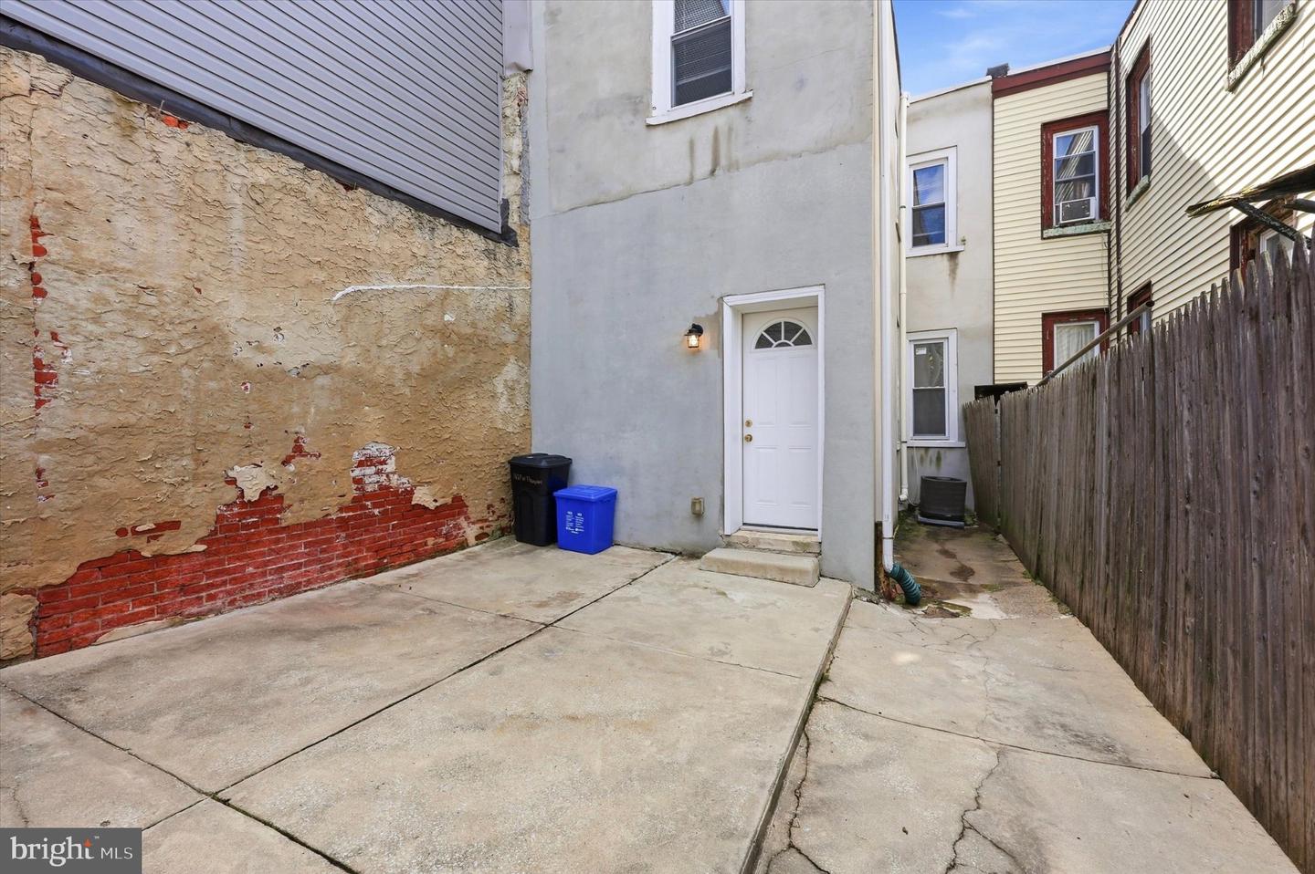 1627 W Thompson St Property Photo 32
