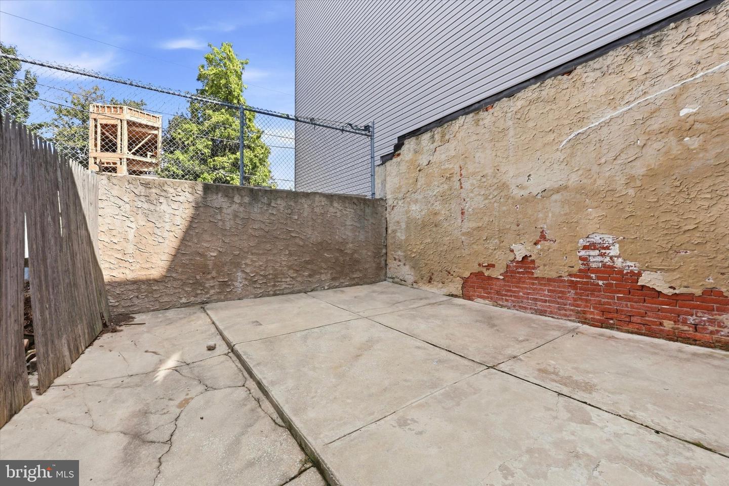 1627 W Thompson St Property Photo 33