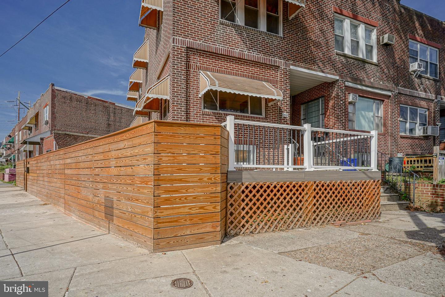 2412 S 24th St #2 Property Photo 2