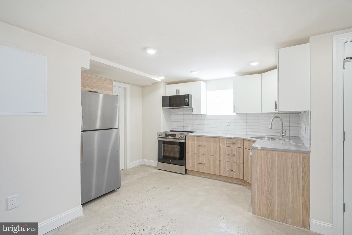 2412 S 24th St #2 Property Photo 14