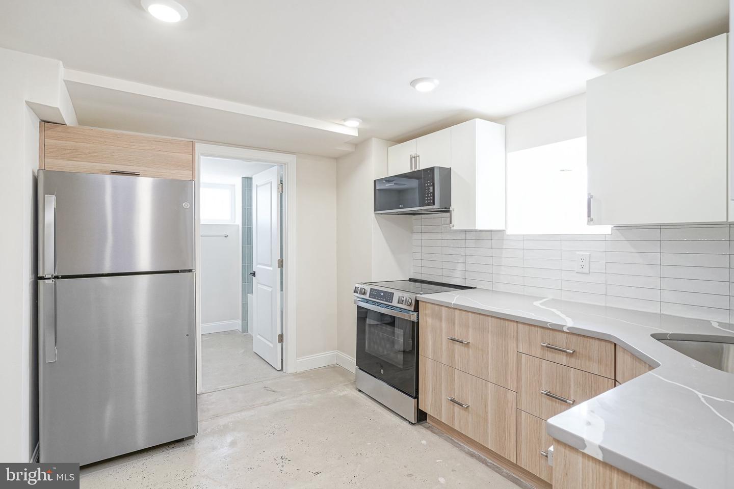 2412 S 24th St #2 Property Photo 16