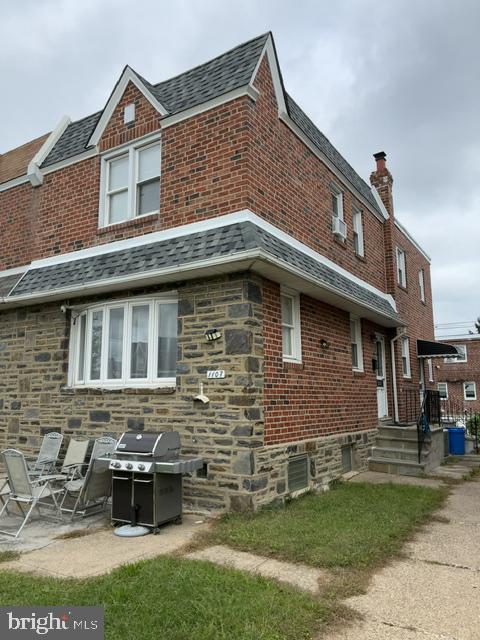 1107 Brighton St Property Photo 2