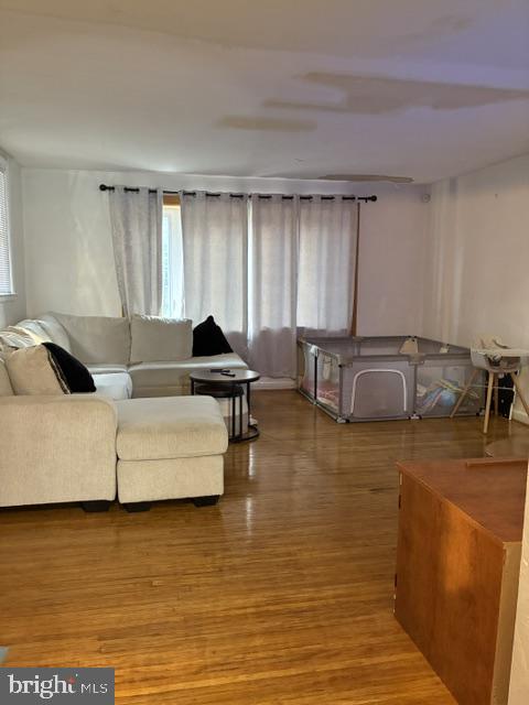 1107 Brighton St Property Photo 6