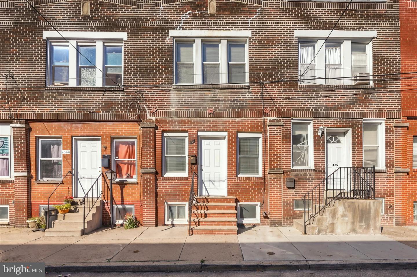 1642 S NEWKIRK ST Property Photo 1
