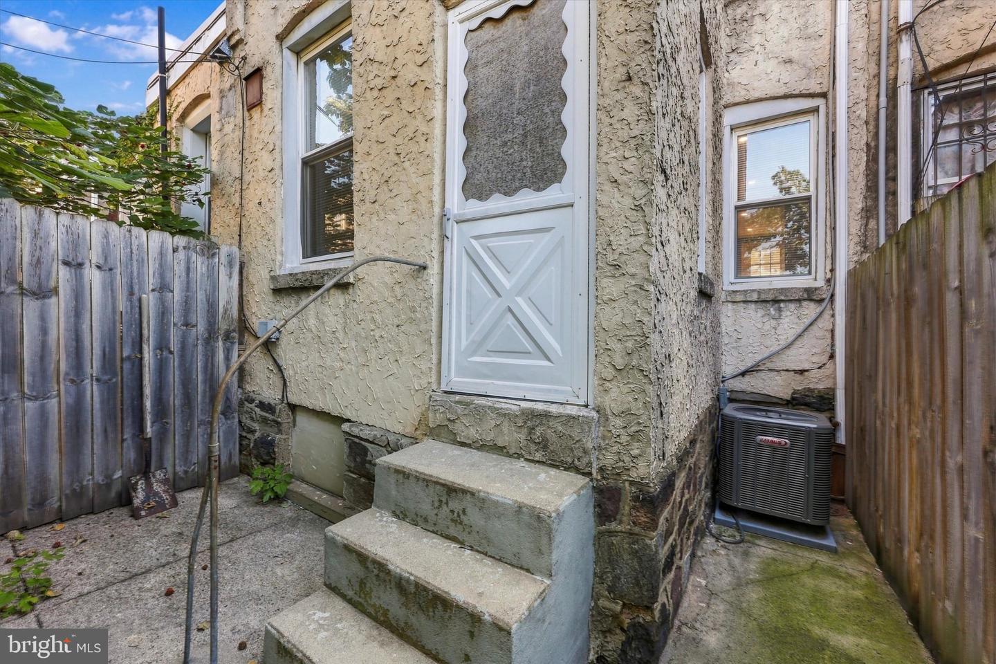 1642 S Newkirk St Property Photo 5