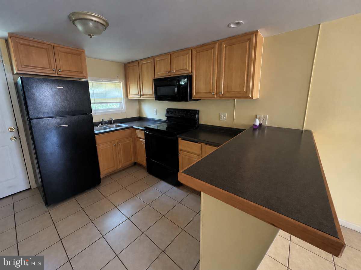 151 N Hobart St Property Photo 10