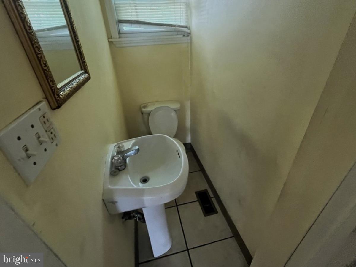 151 N Hobart St Property Photo 13