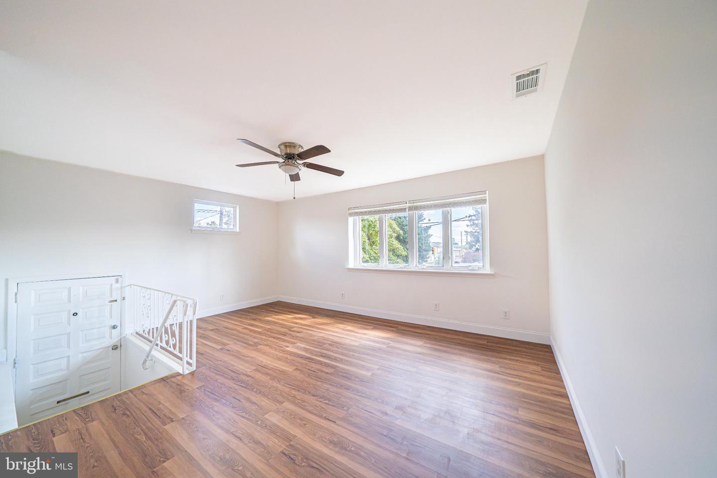 7974 Loretto Ave Property Photo 2