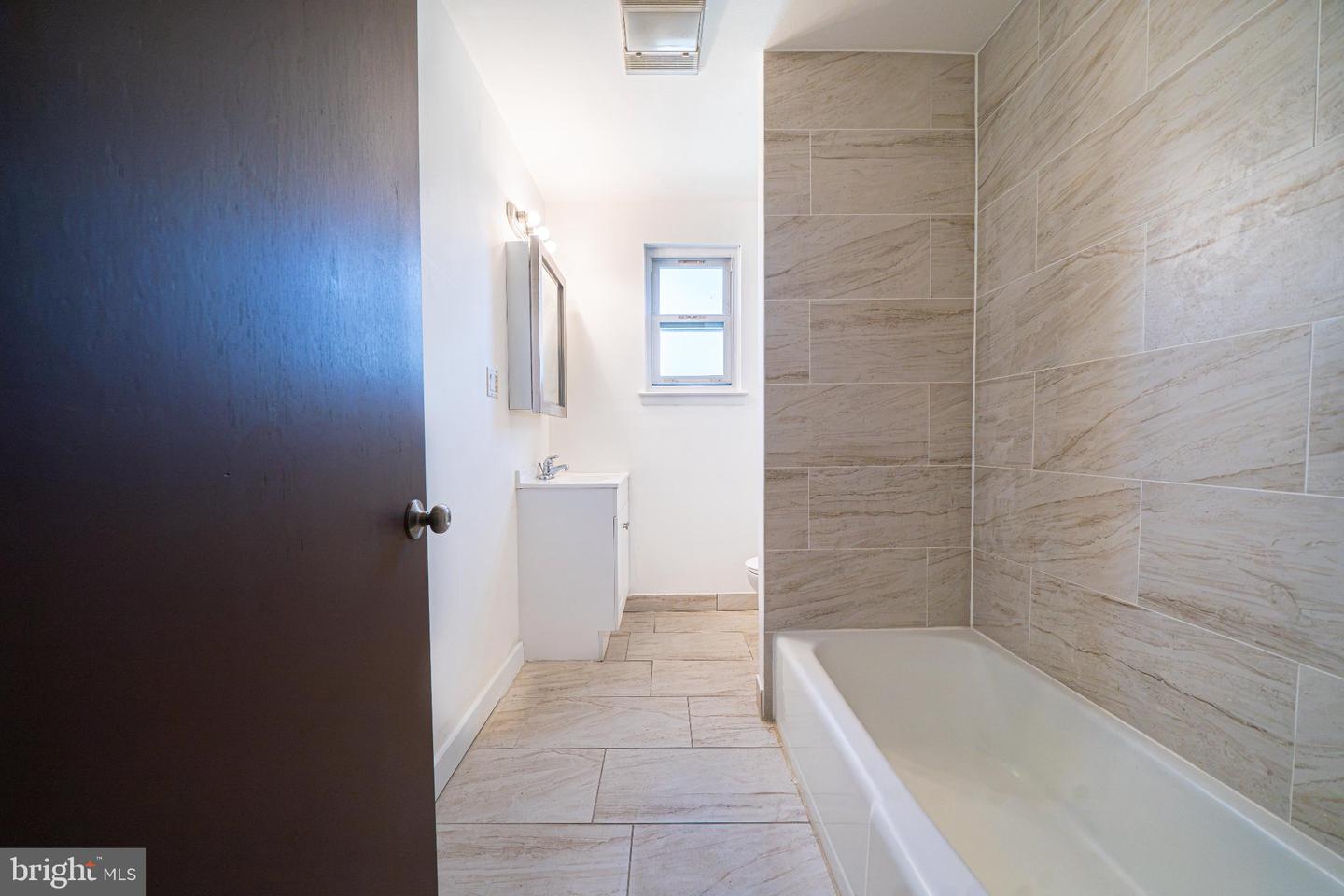 7974 Loretto Ave Property Photo 12