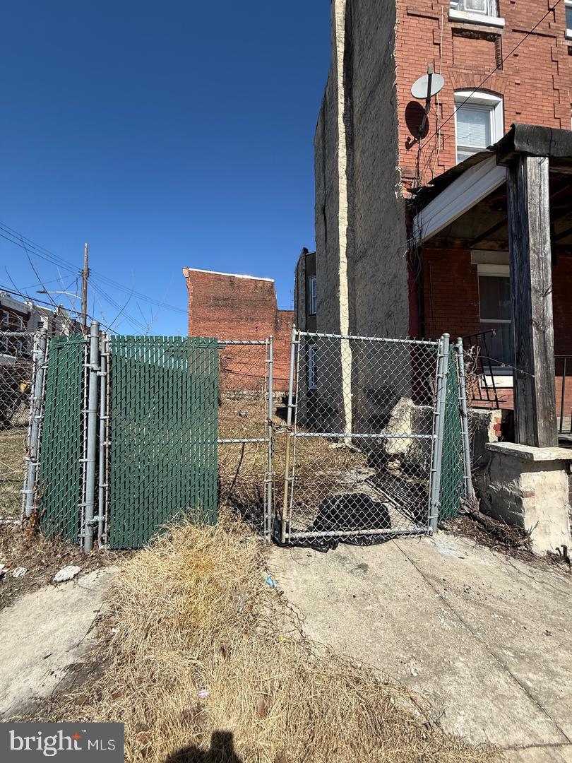 6151 Callowhill St Property Photo 3