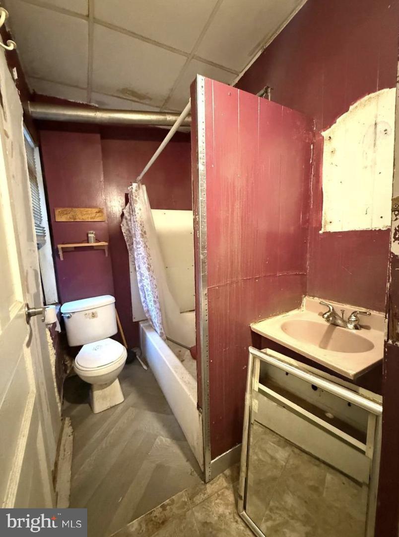 2237 Pierce St Property Photo 6
