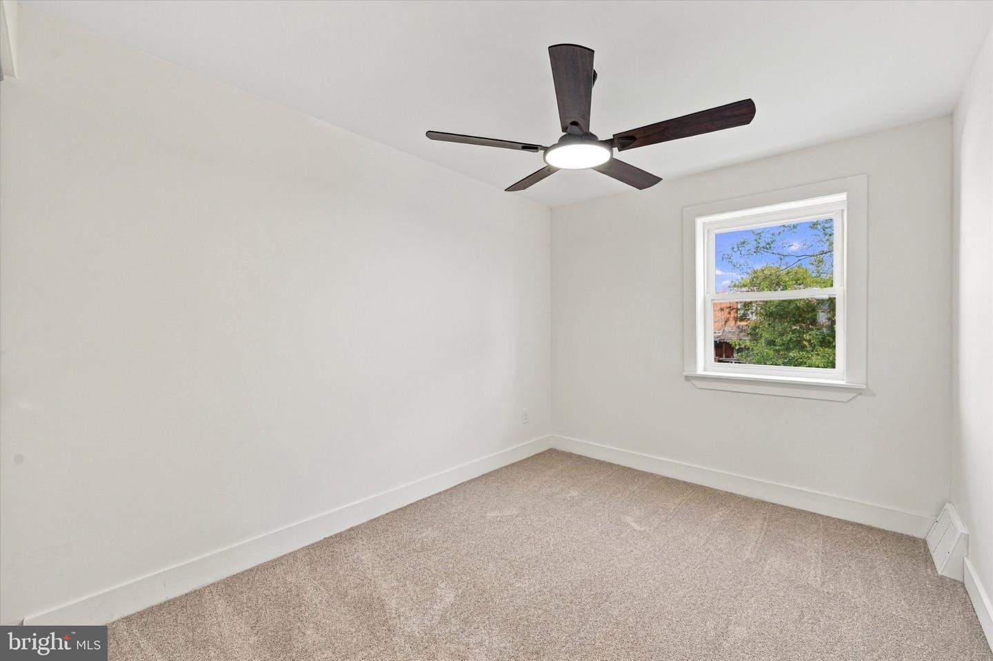 12728 Cabell Rd Property Photo 15