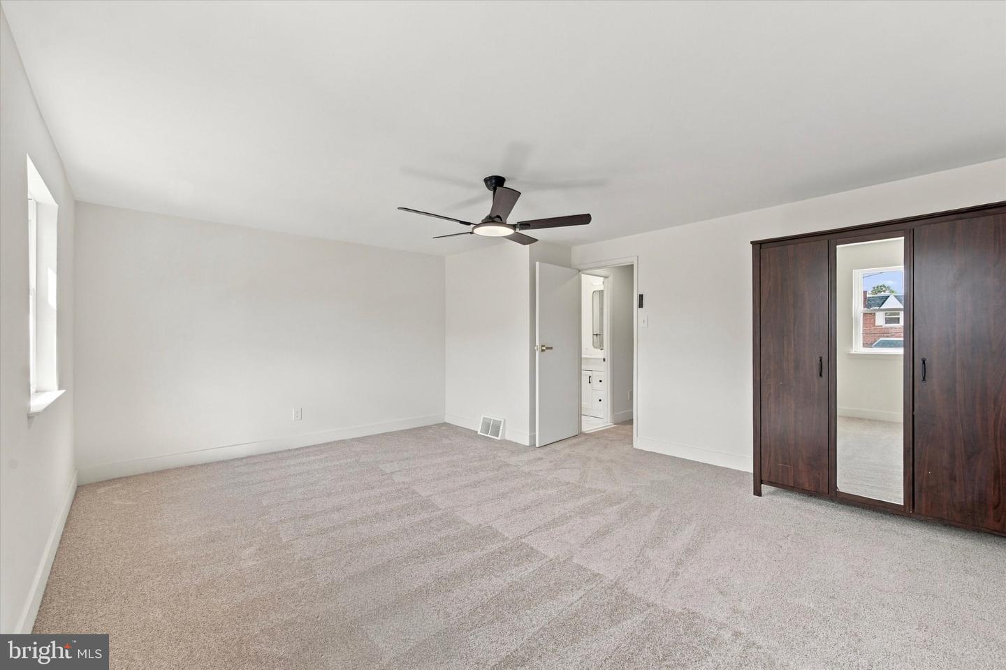 12728 Cabell Rd Property Photo 17