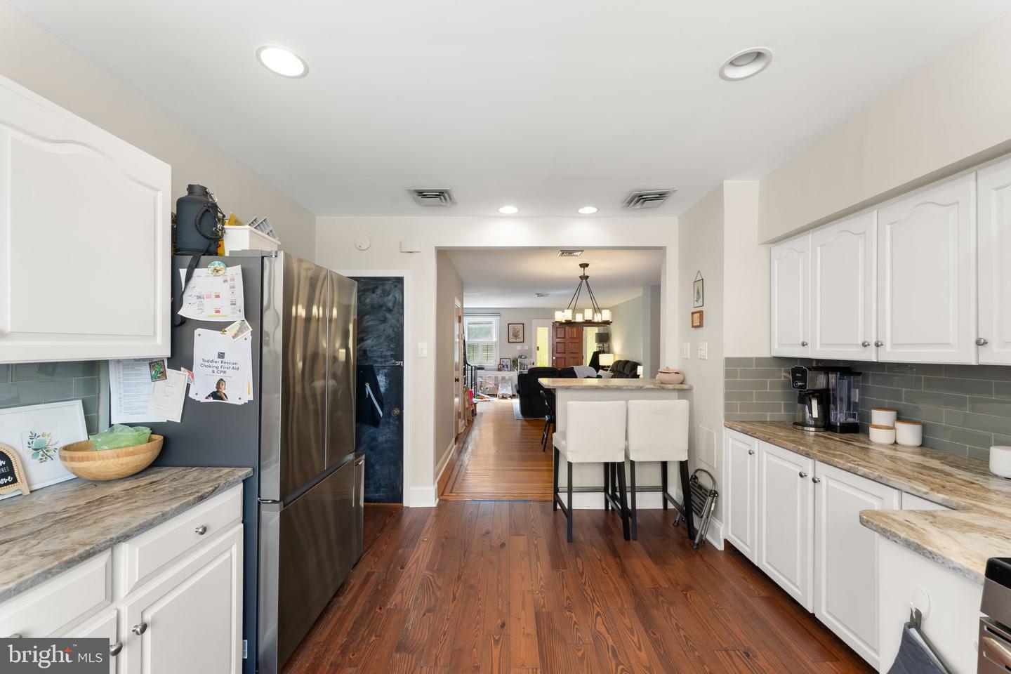 3357 Vaux St Property Photo 3