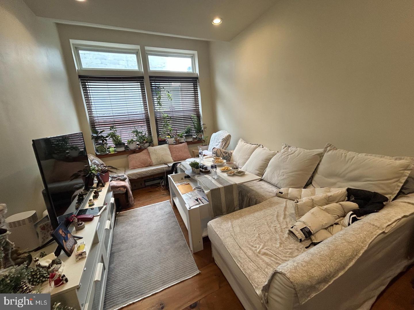 721 Sansom St #3b Property Photo 3
