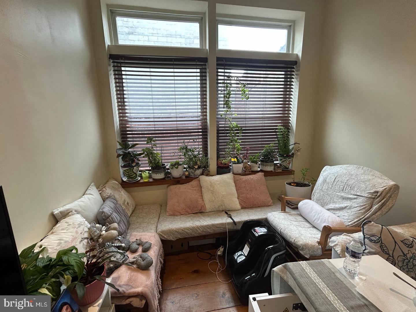 721 Sansom St #3b Property Photo 4