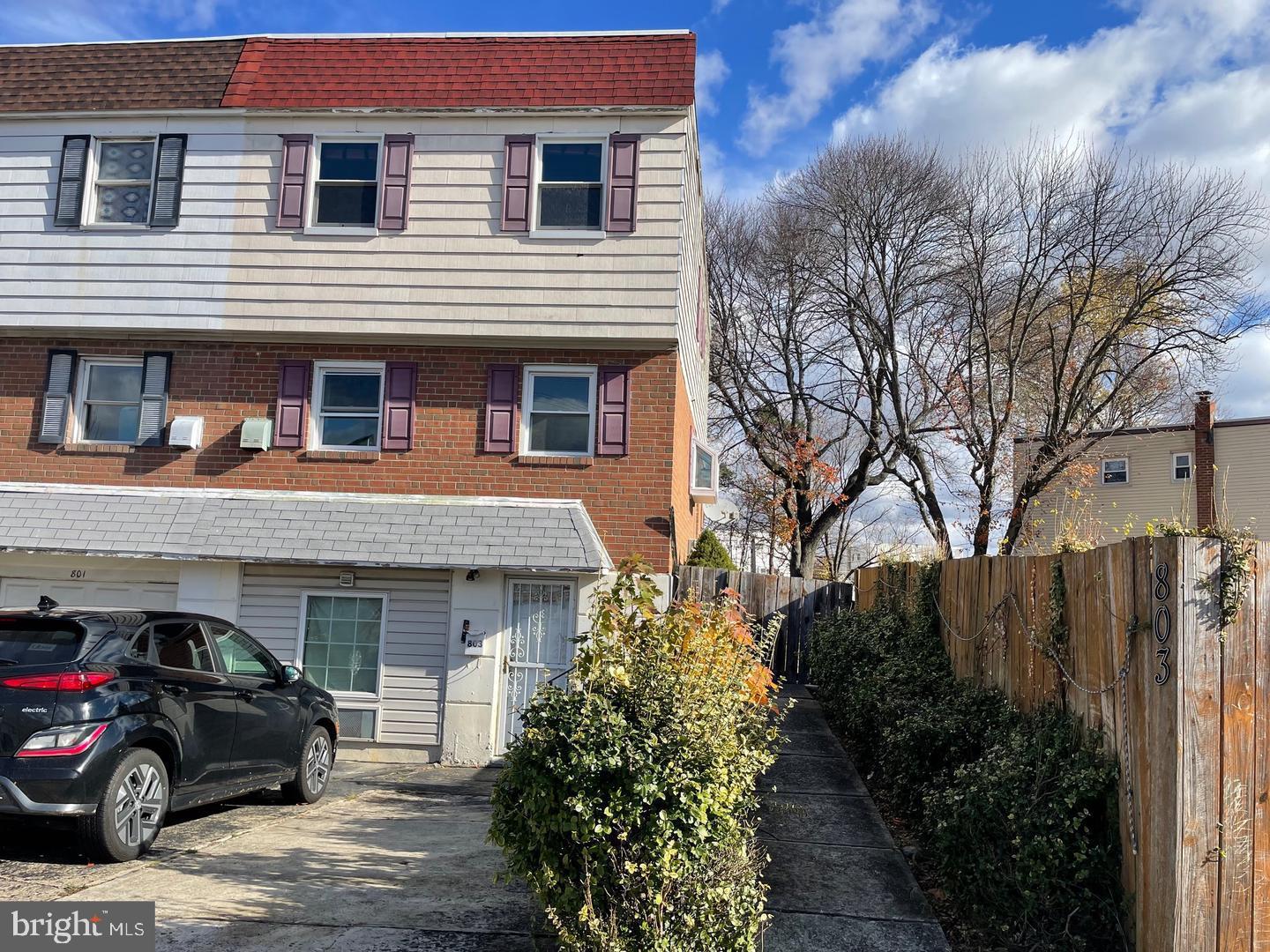 803 Lawler St Property Photo 1