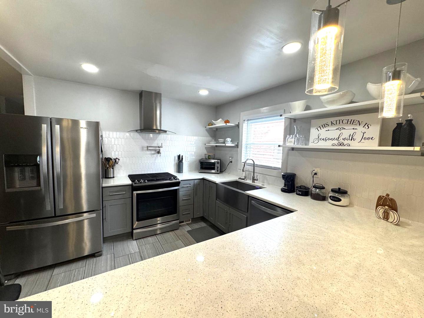 2328 Loney St Property Photo 6