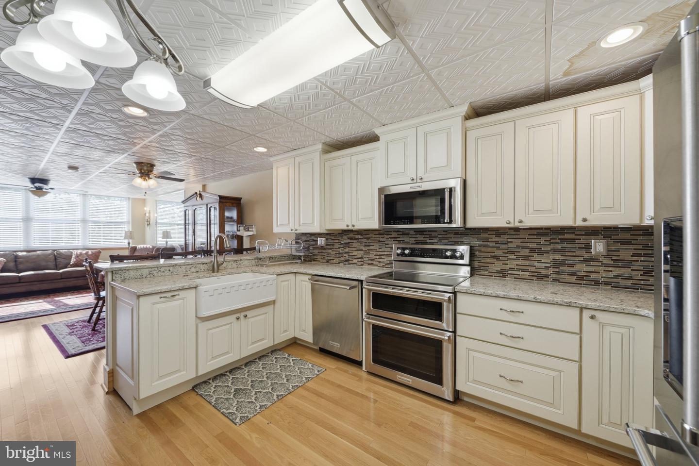 2110 S Broad St Property Photo 8