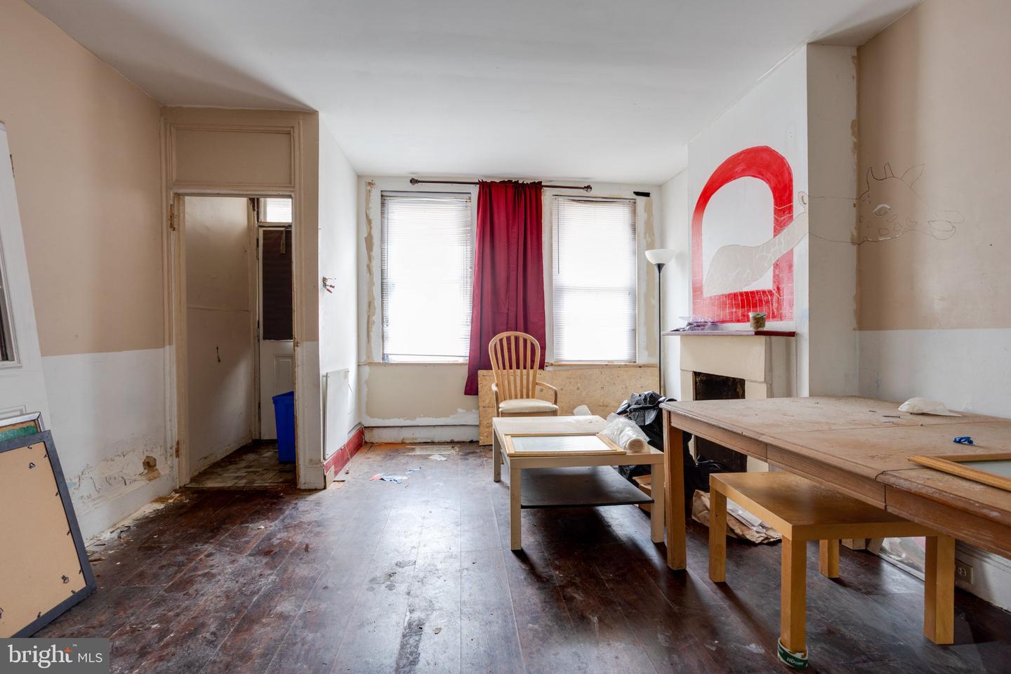 2034 Manton St Property Photo 4