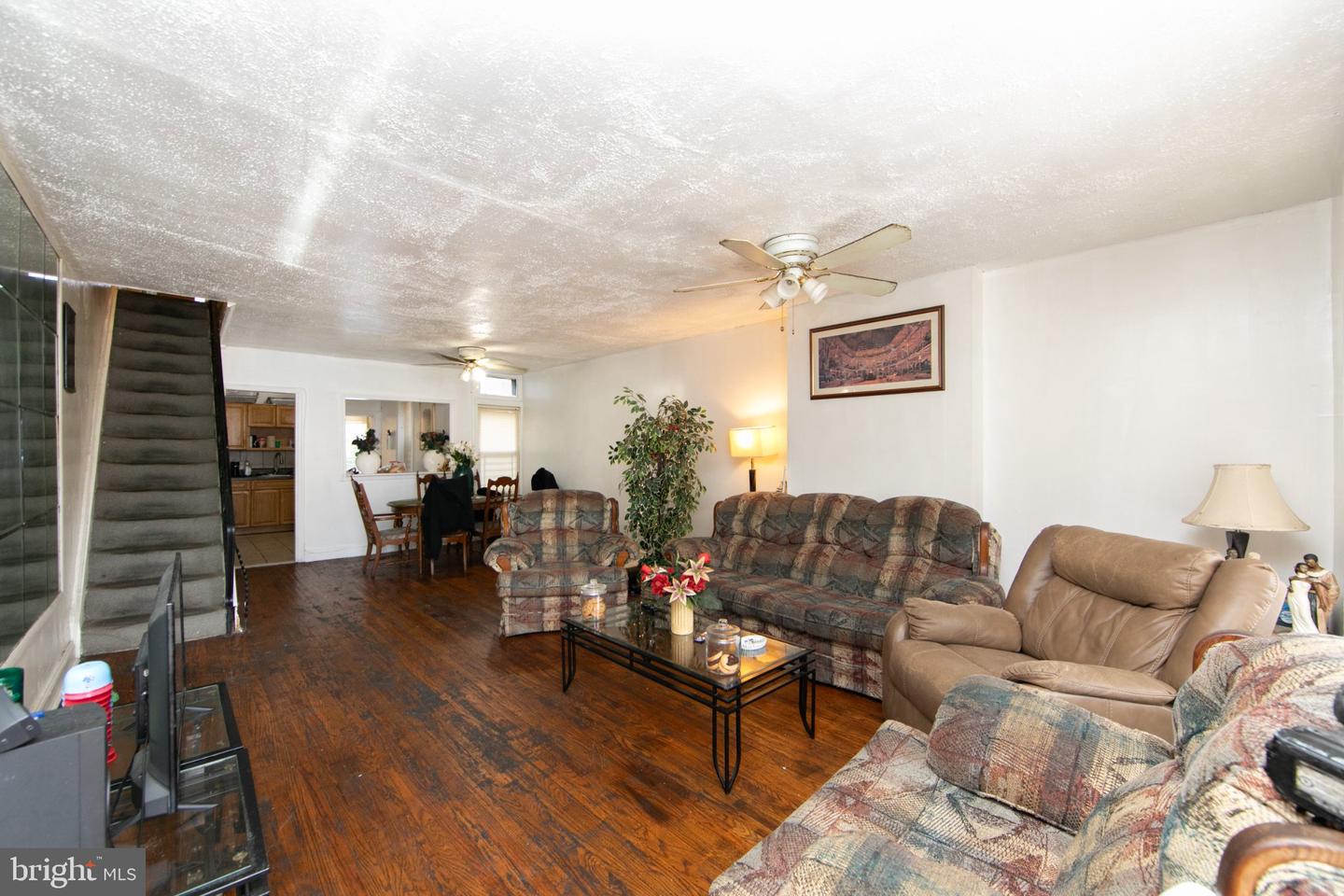 5323 Parrish St Property Photo 2