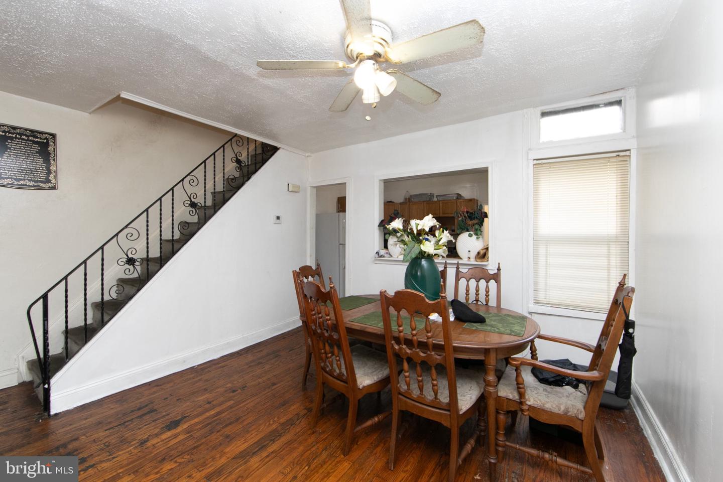 5323 Parrish St Property Photo 5
