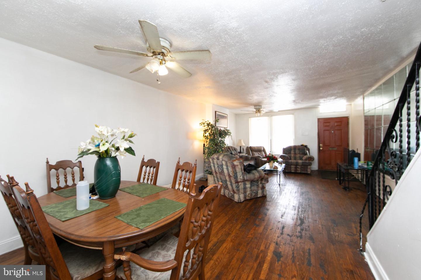 5323 Parrish St Property Photo 7