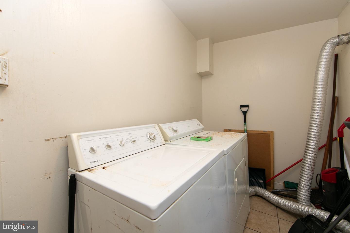 5323 Parrish St Property Photo 11
