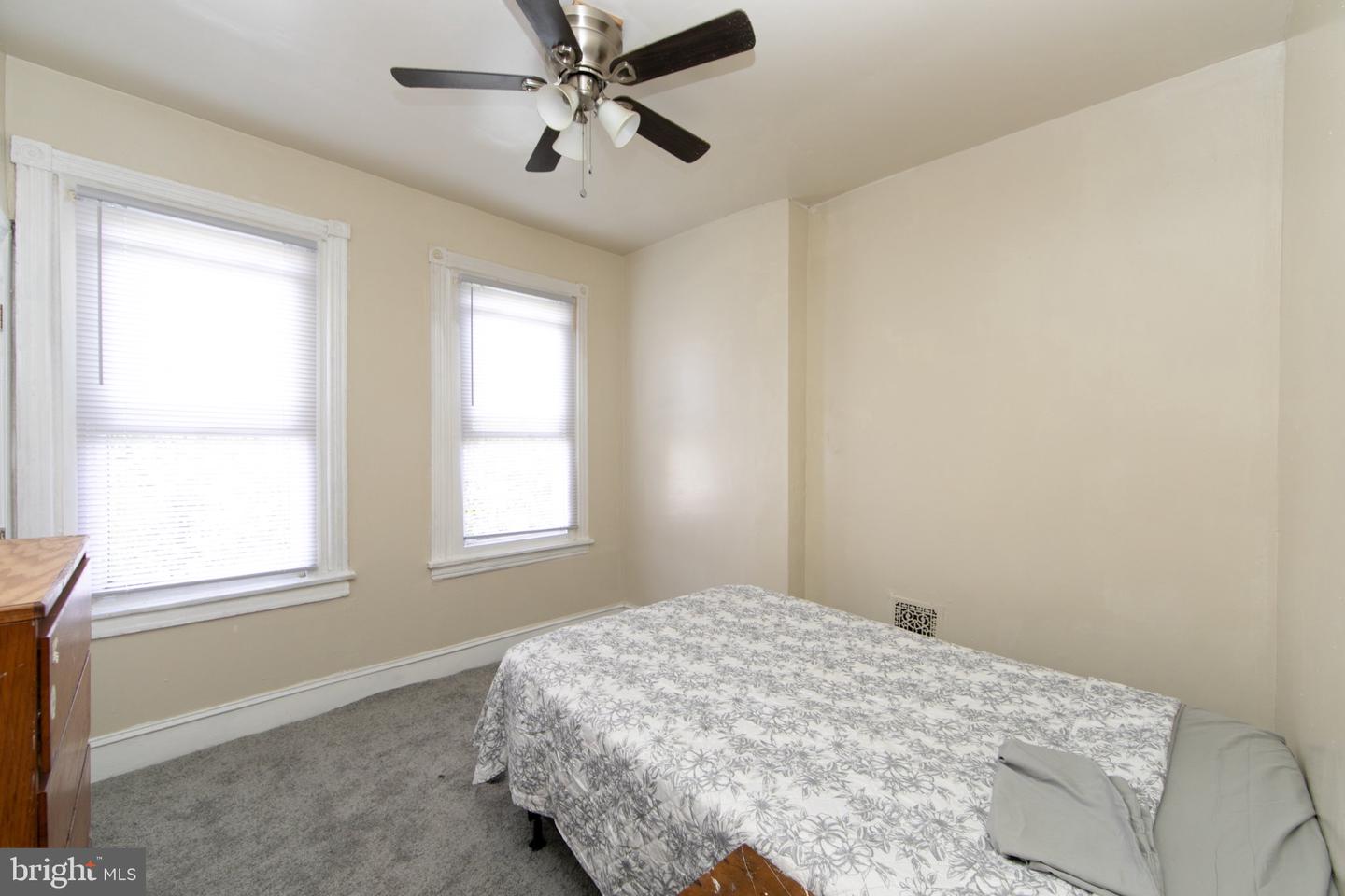 5323 Parrish St Property Photo 12