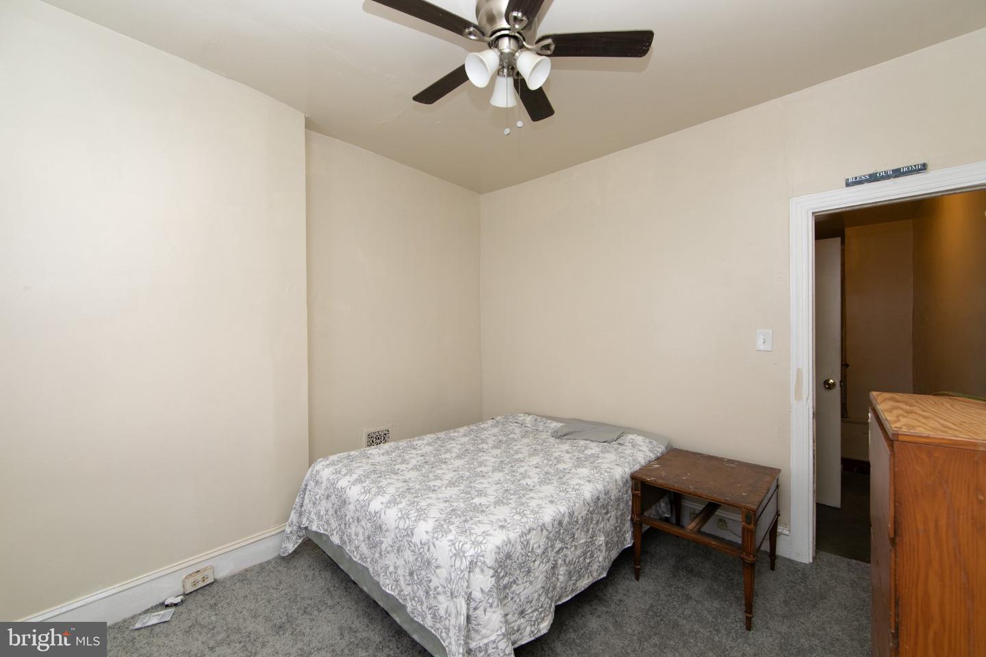 5323 Parrish St Property Photo 13