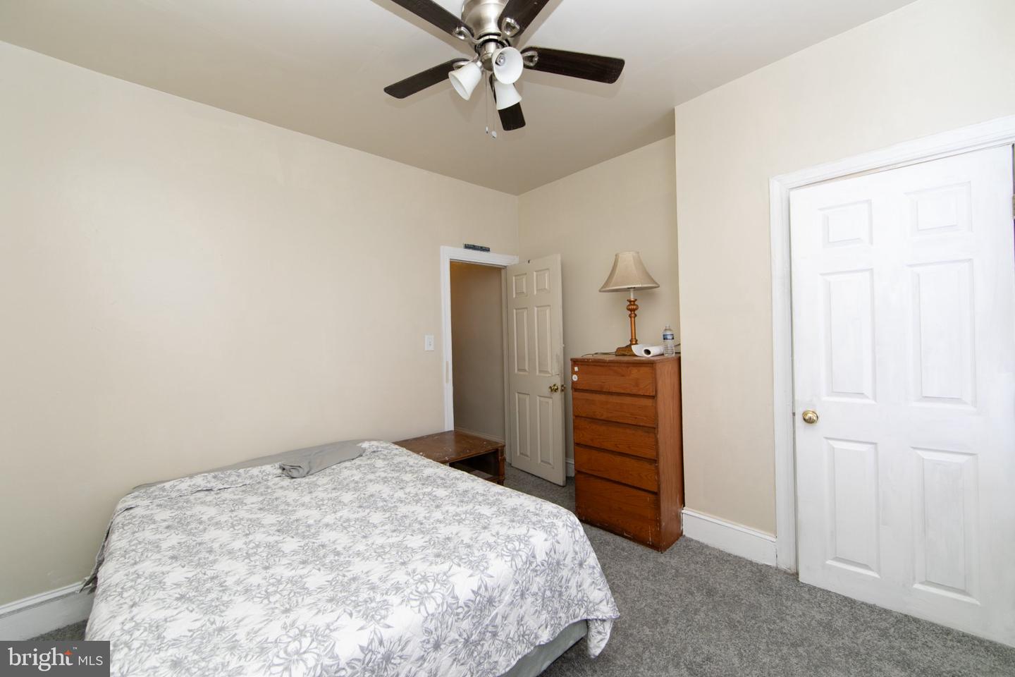 5323 Parrish St Property Photo 14