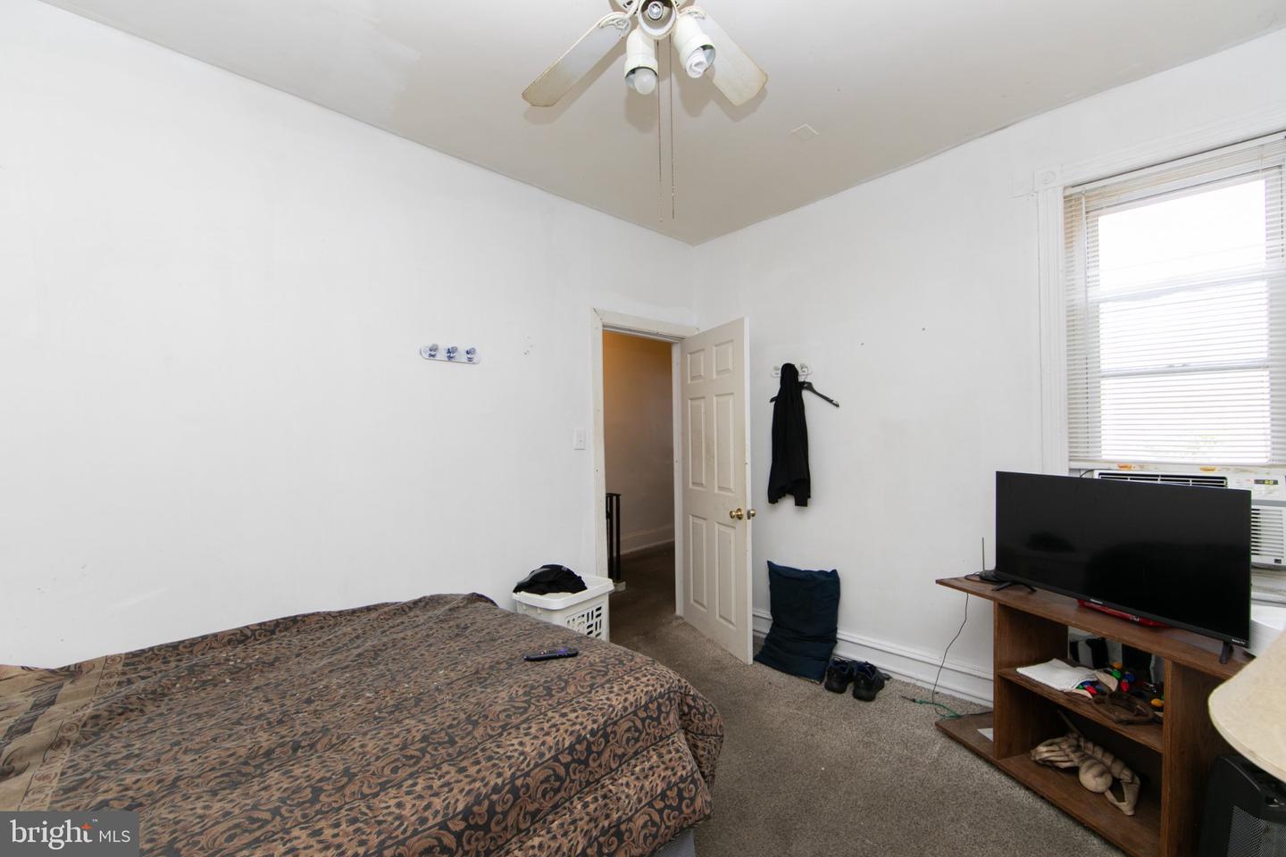 5323 Parrish St Property Photo 17
