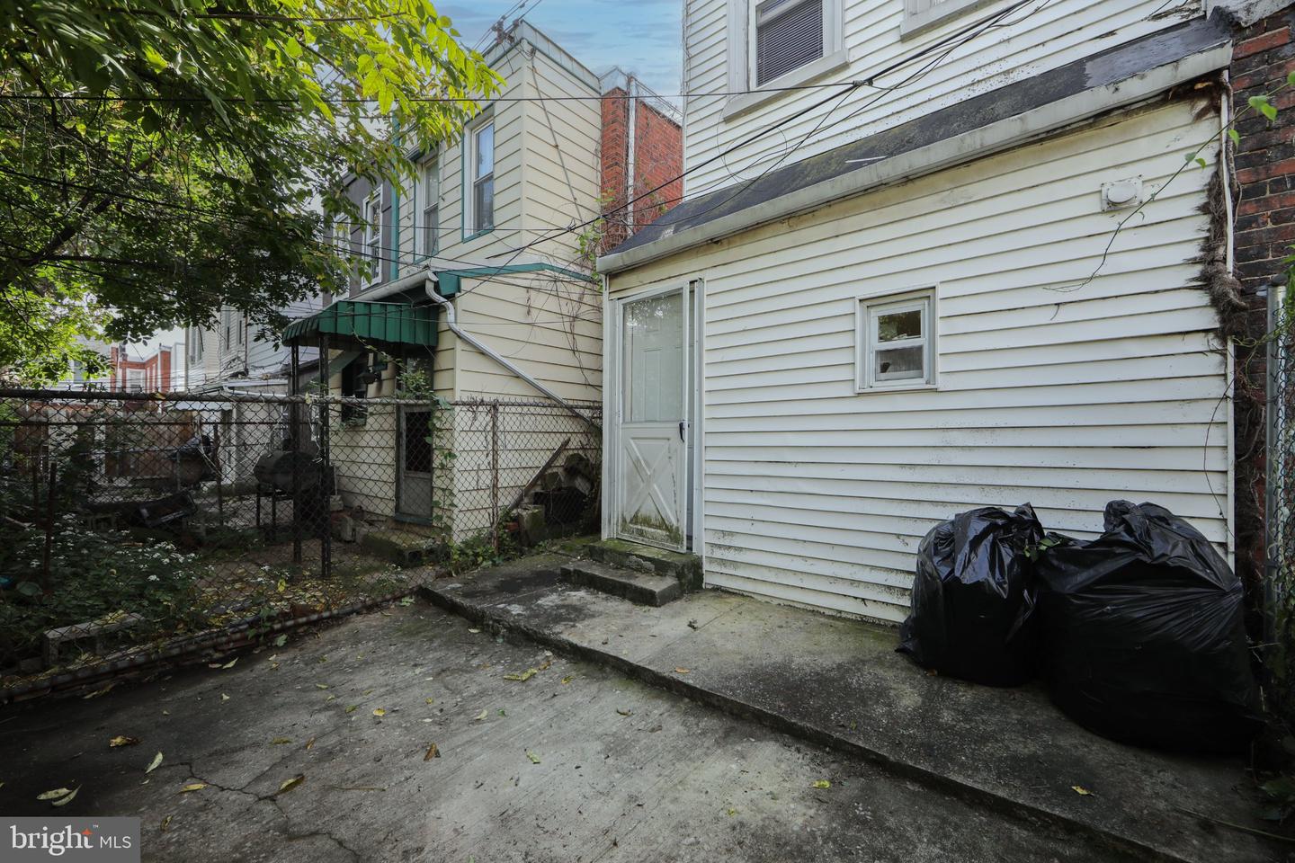 5323 Parrish St Property Photo 25