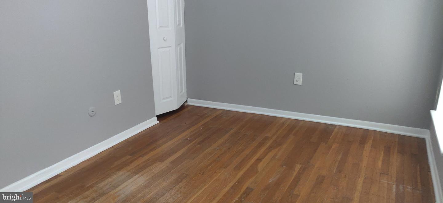 58 E Walnut Ln Property Photo 14
