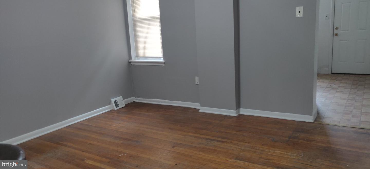 58 E Walnut Ln Property Photo 16