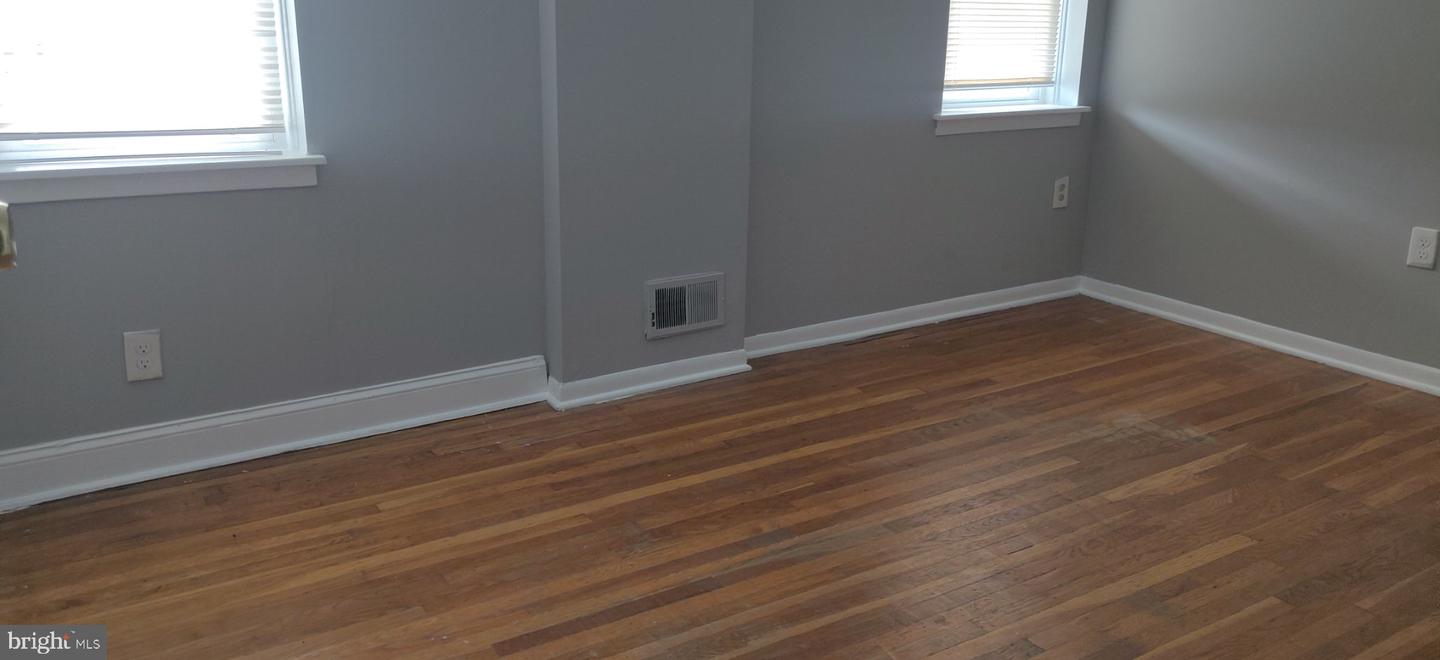 58 E Walnut Ln Property Photo 20