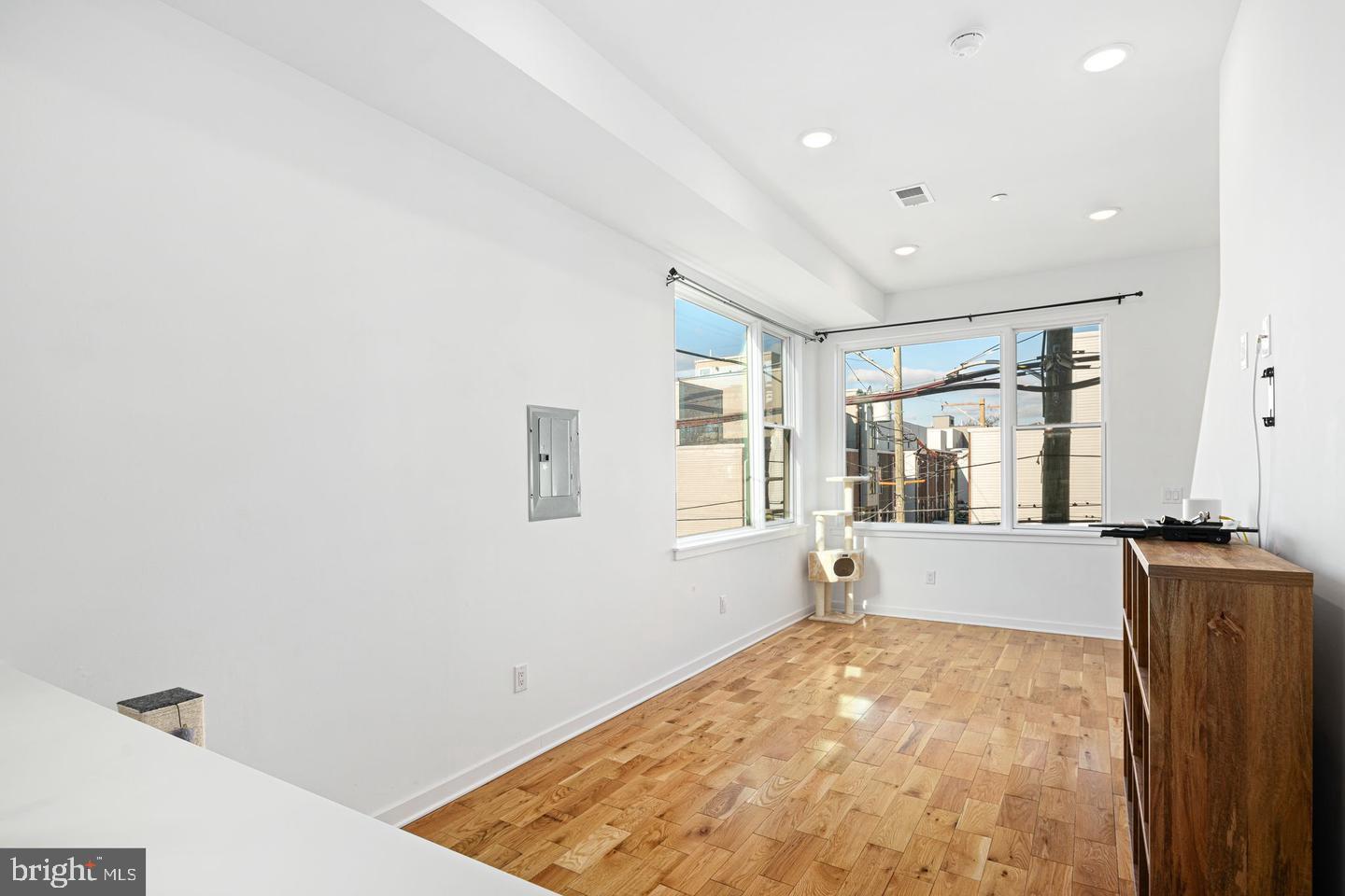 2722 W Master St Property Photo 8