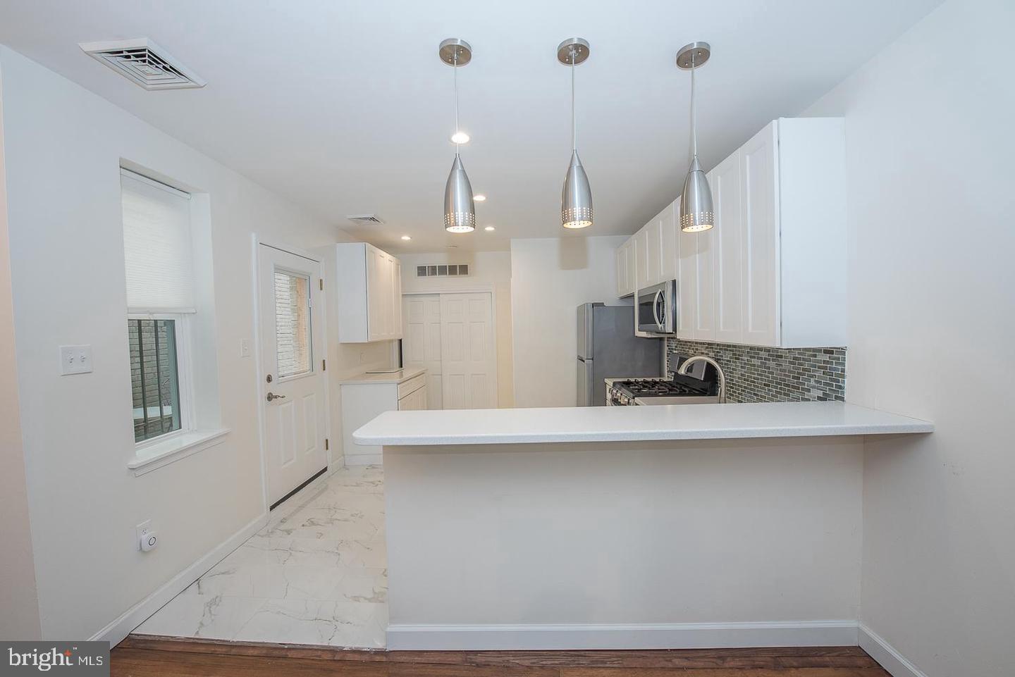531 S 17th St ##2 - Second Floor Property Photo 8
