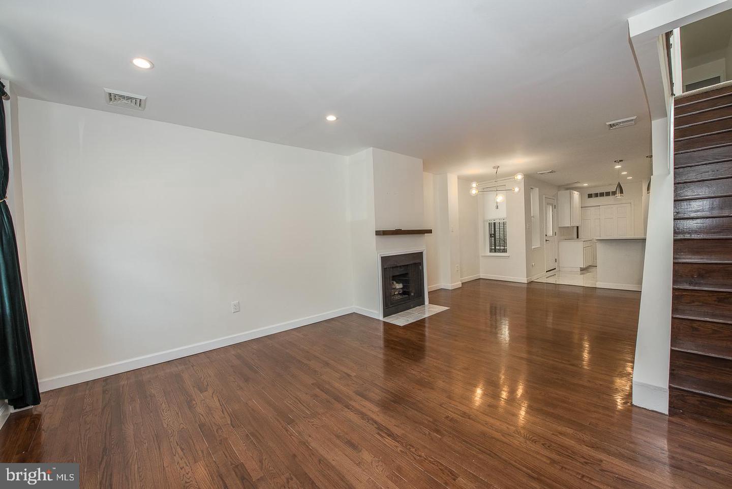 531 S 17th St ##2 - Second Floor Property Photo 11
