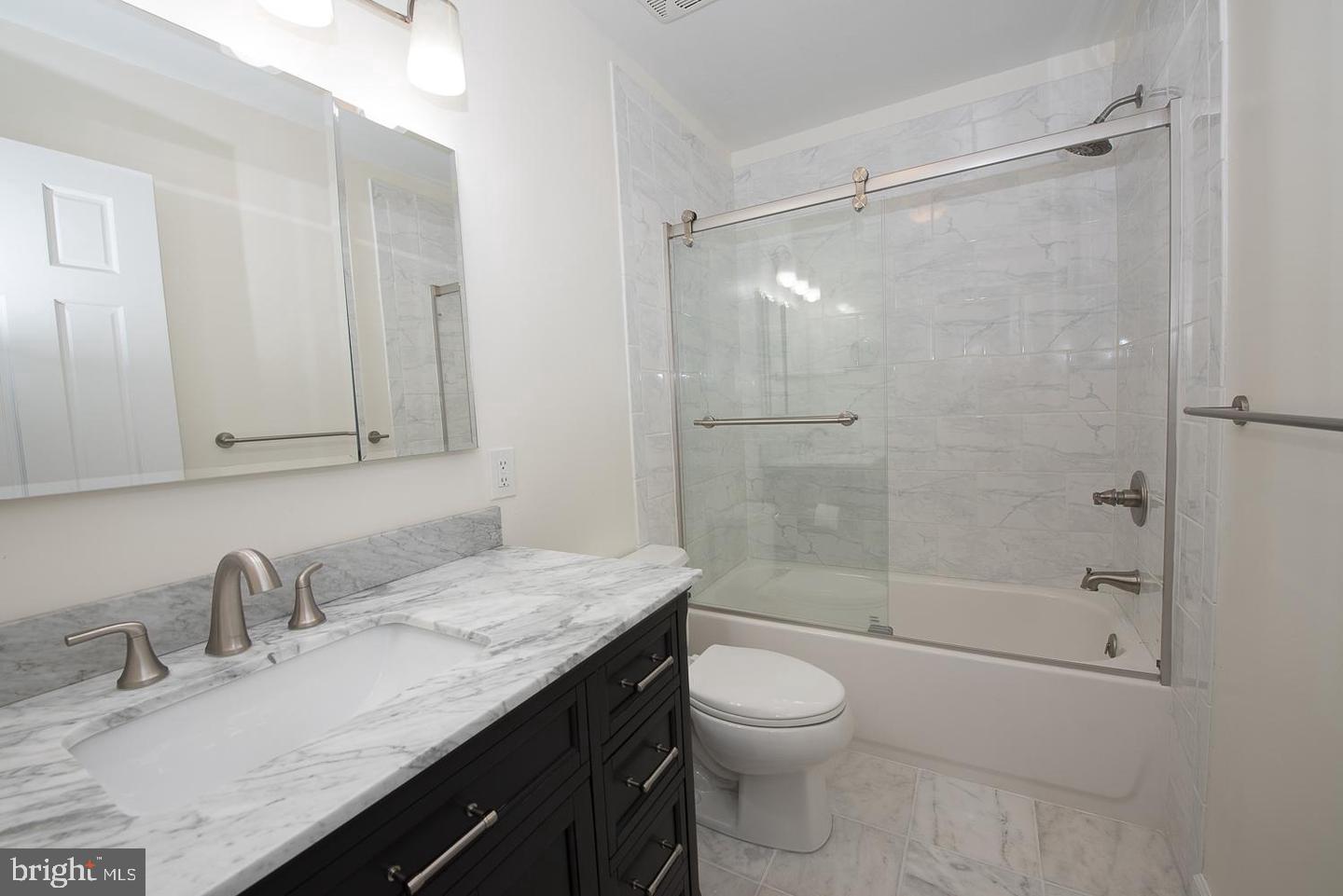531 S 17th St ##2 - Second Floor Property Photo 18