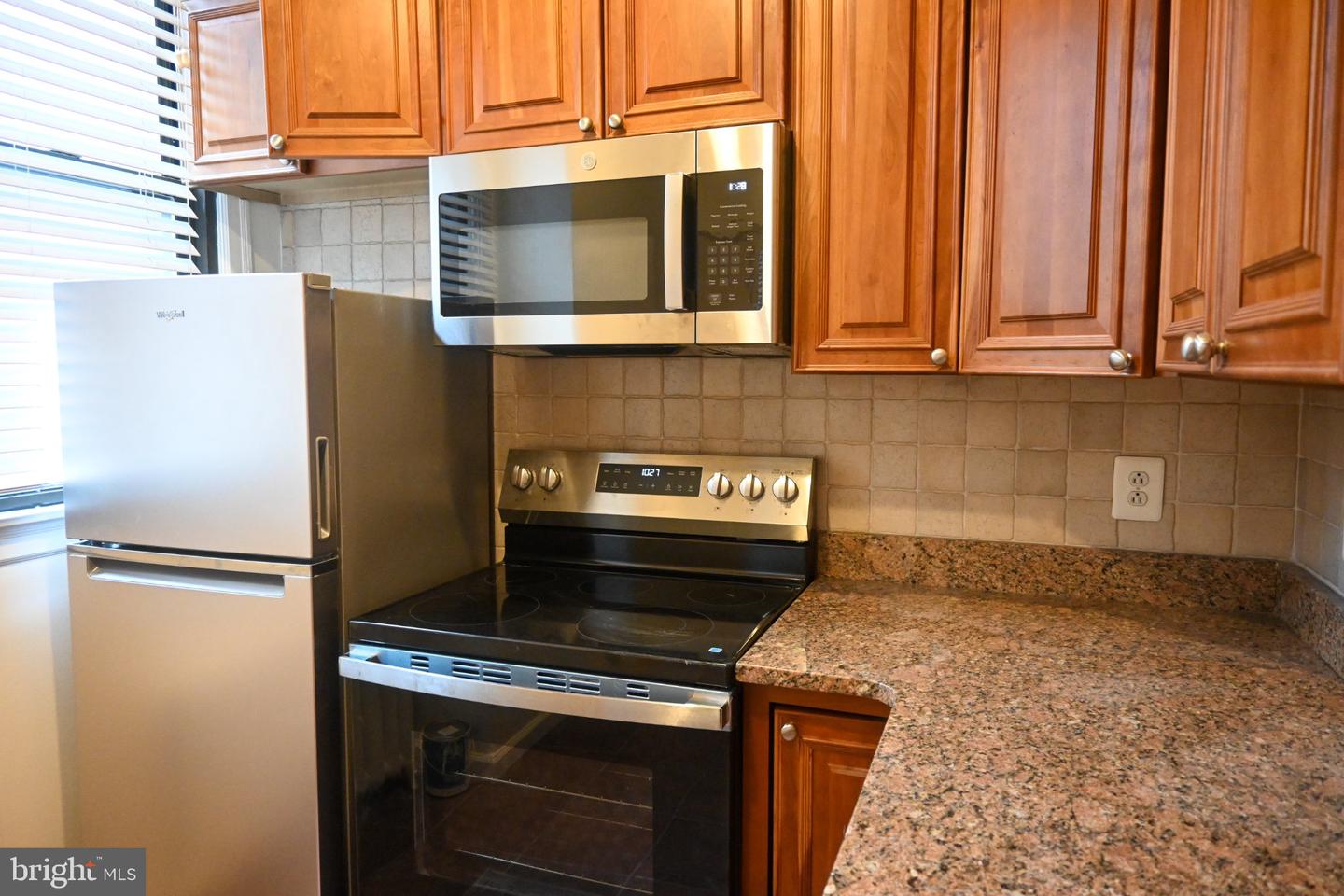250 S 13th St #3g Property Photo 13