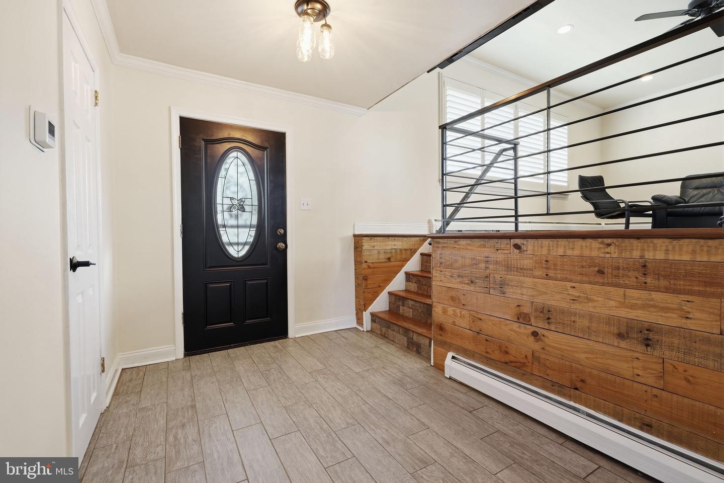 1111 Warwick St Property Photo 4