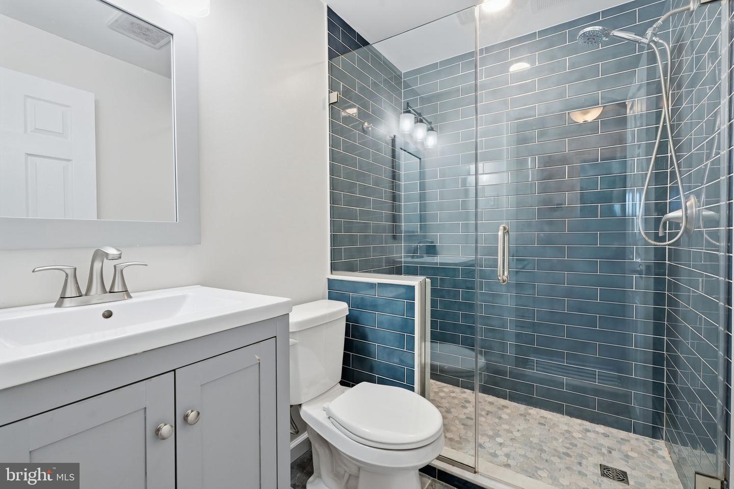 1111 Warwick St Property Photo 26
