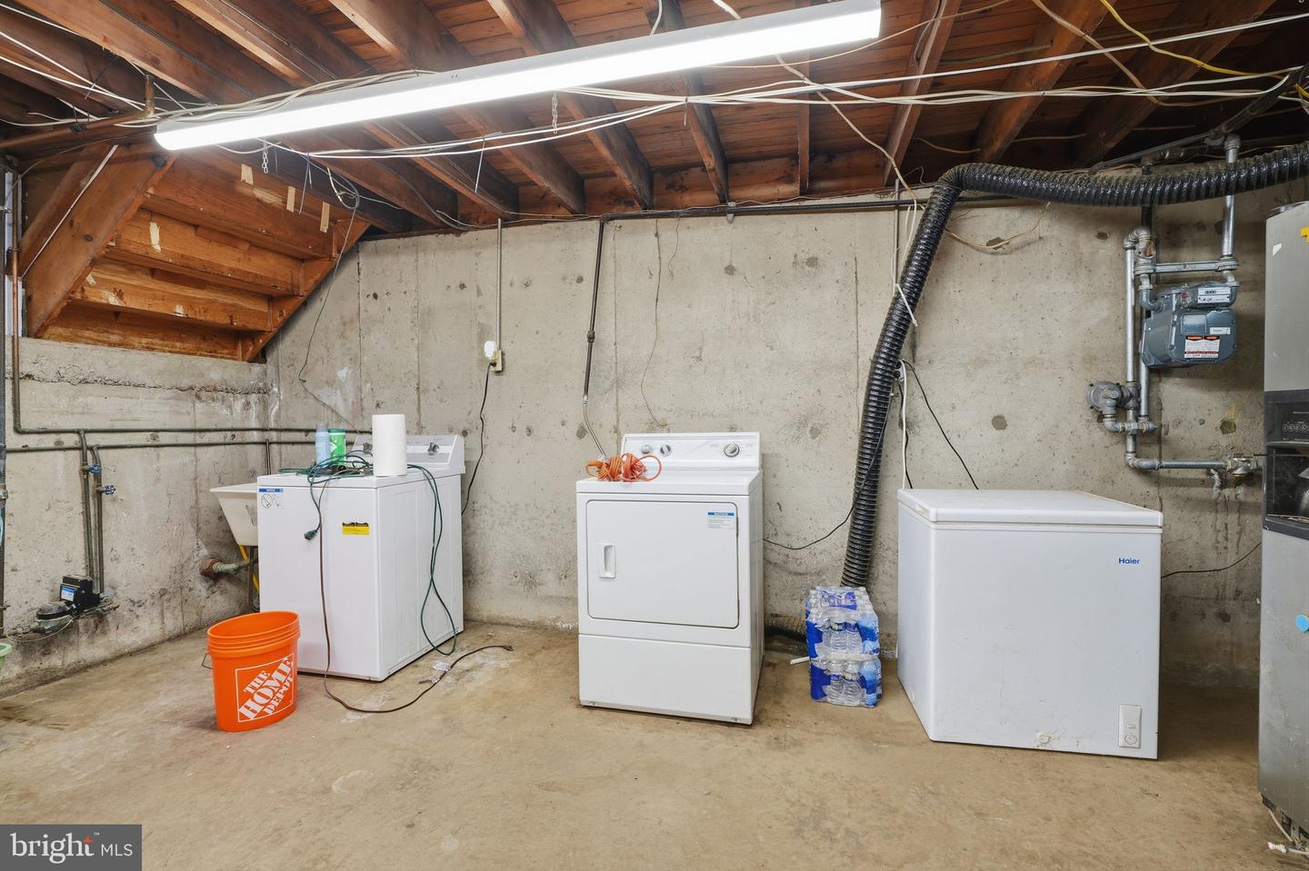 1111 Warwick St Property Photo 29