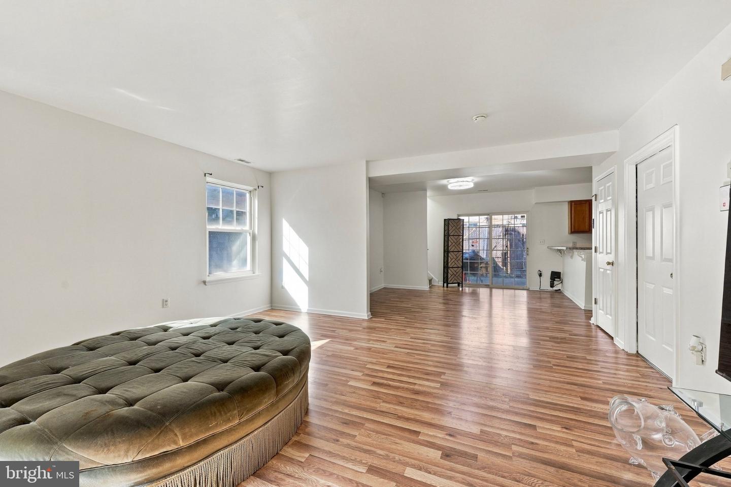 2349 Cross St Property Photo 4