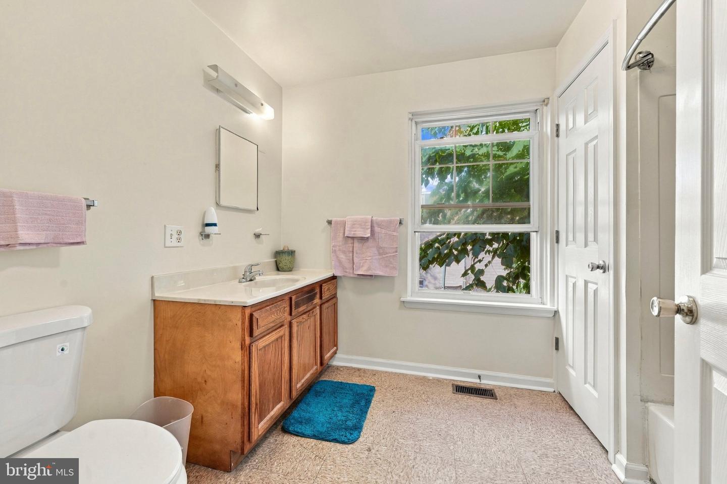 2349 Cross St Property Photo 10
