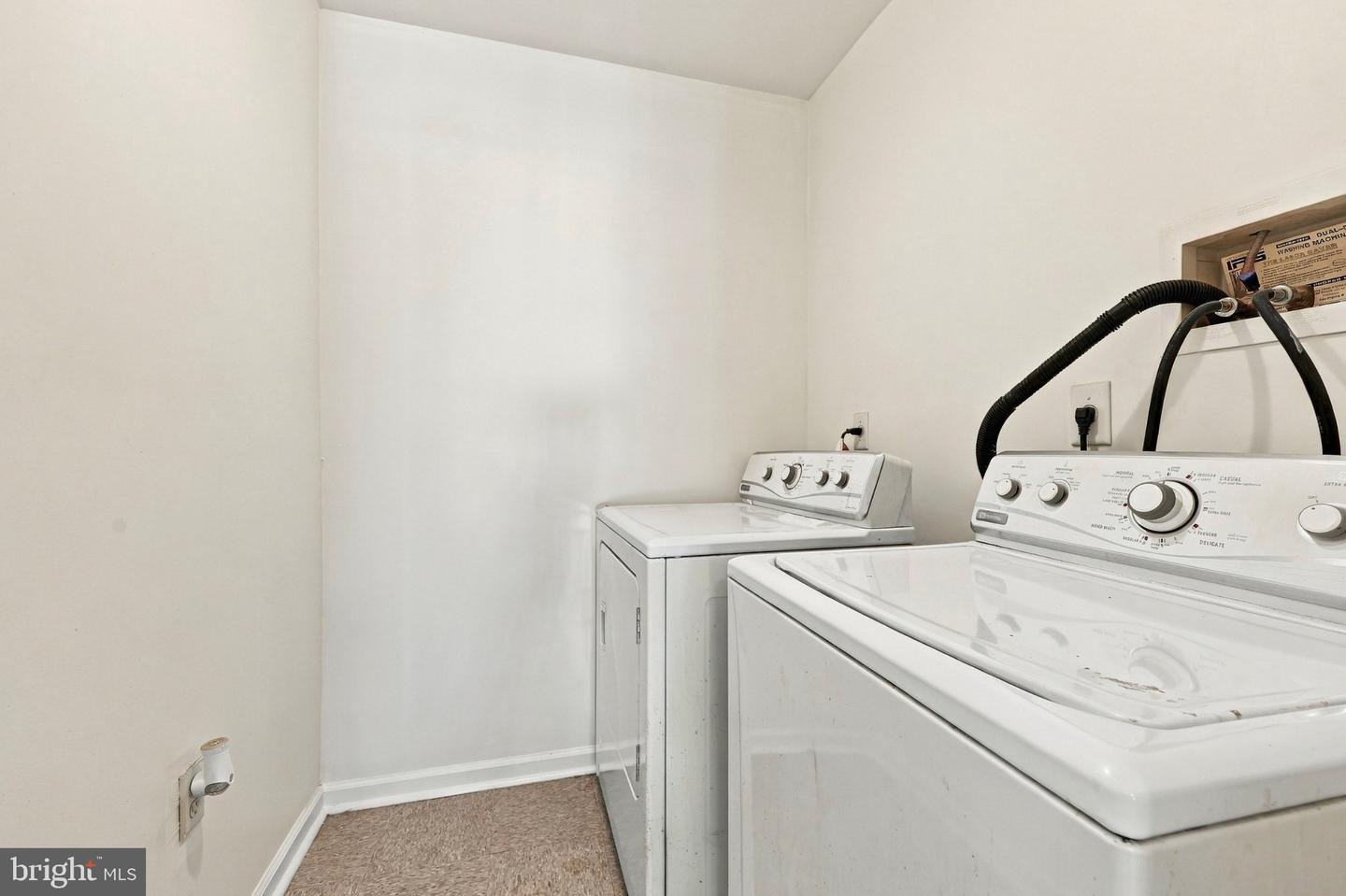 2349 Cross St Property Photo 12