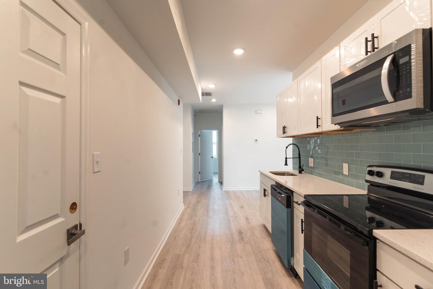 848 N 41st St #2 Property Photo 3